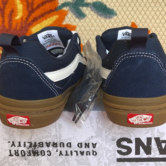 Vans Kyle Walker
Dress Blues/Gum
VNOA5JIEFS1
WMNS sneakers - Picture 14 of 16